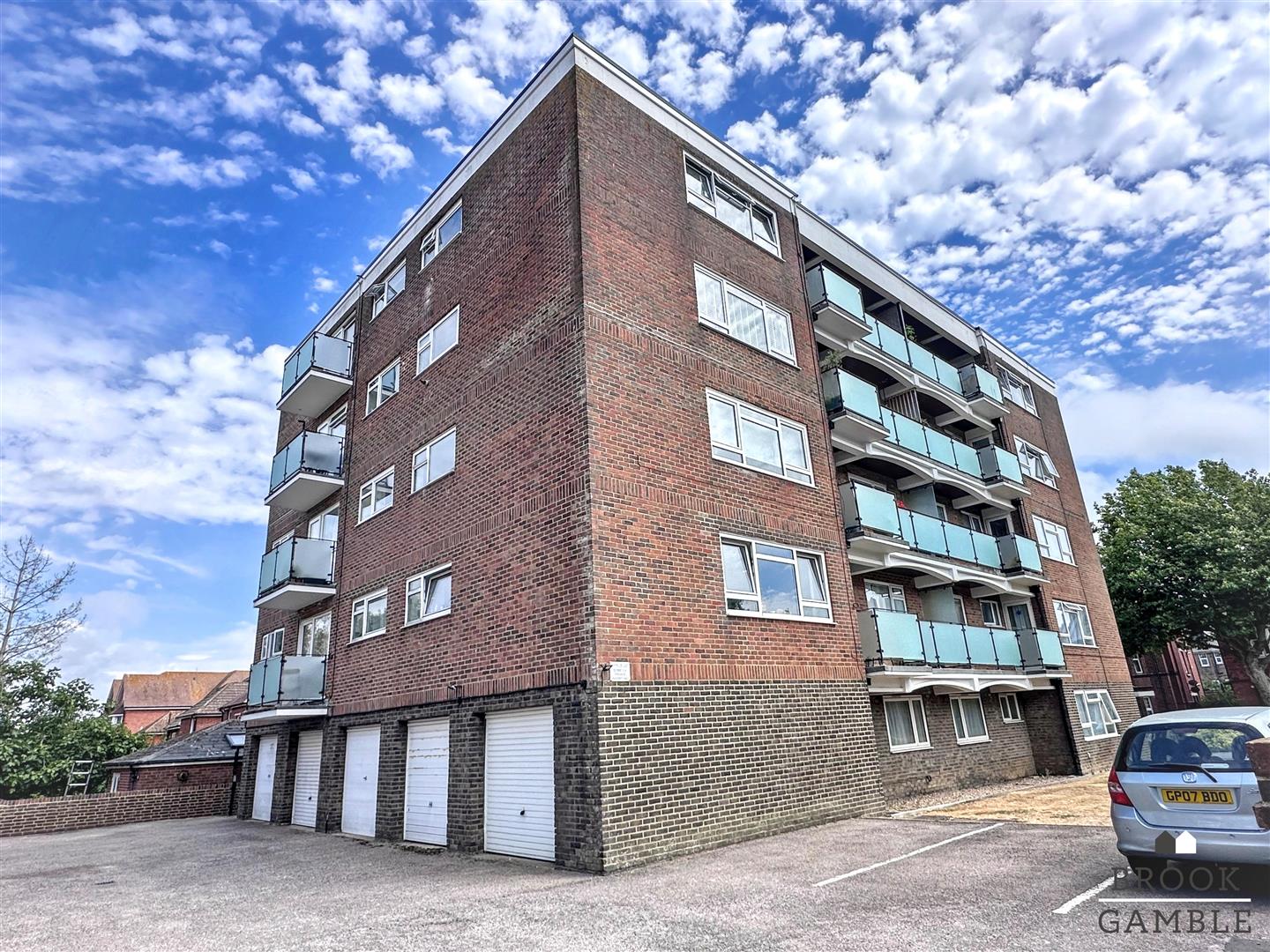 1 Bedroom Flat. Old Orchard Road in Eastbourne,  14